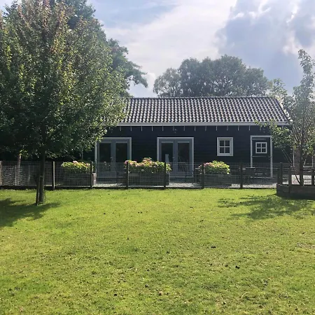 Bed & Breakfast Flora's