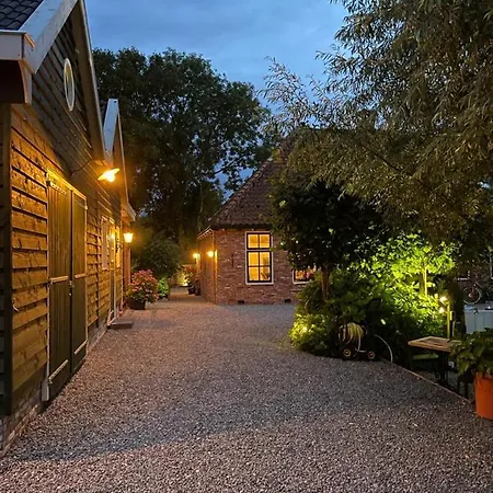 Flora's * Landsmeer