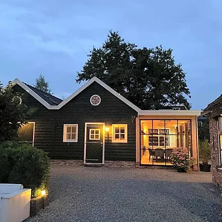 Flora's 3* Landsmeer