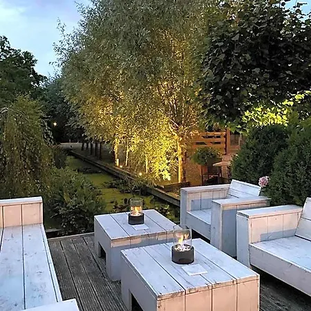 Bed & Breakfast Flora's 3*