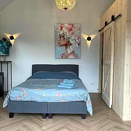 Flora's Bed & Breakfast Landsmeer
