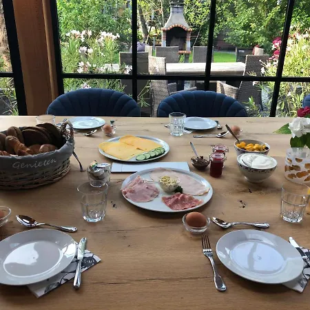 Flora's 3* Landsmeer