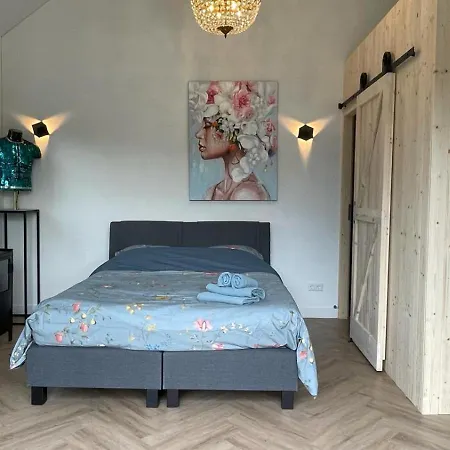 Flora's Bed and breakfast Landsmeer